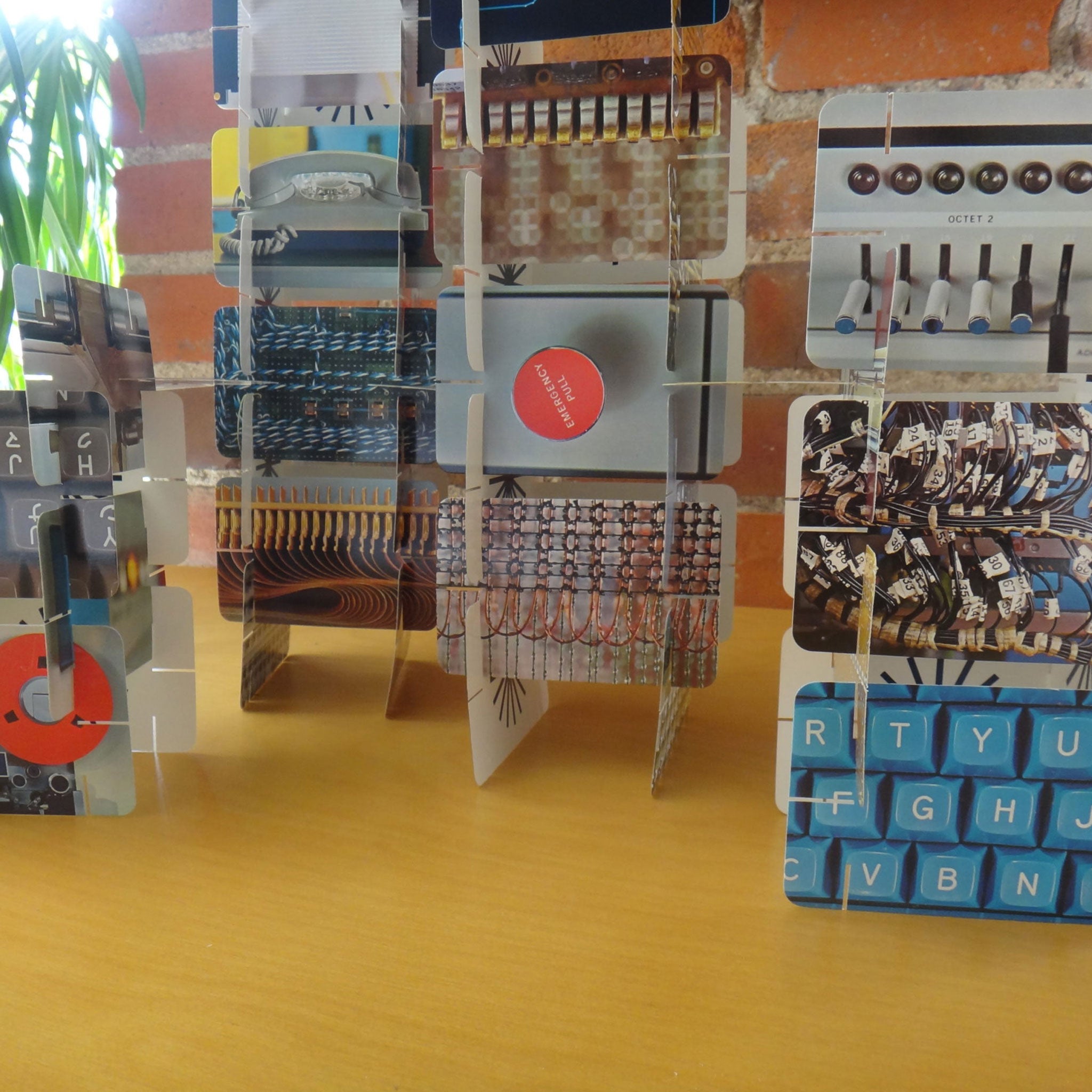 Eames : Vintage Computer House of Cards