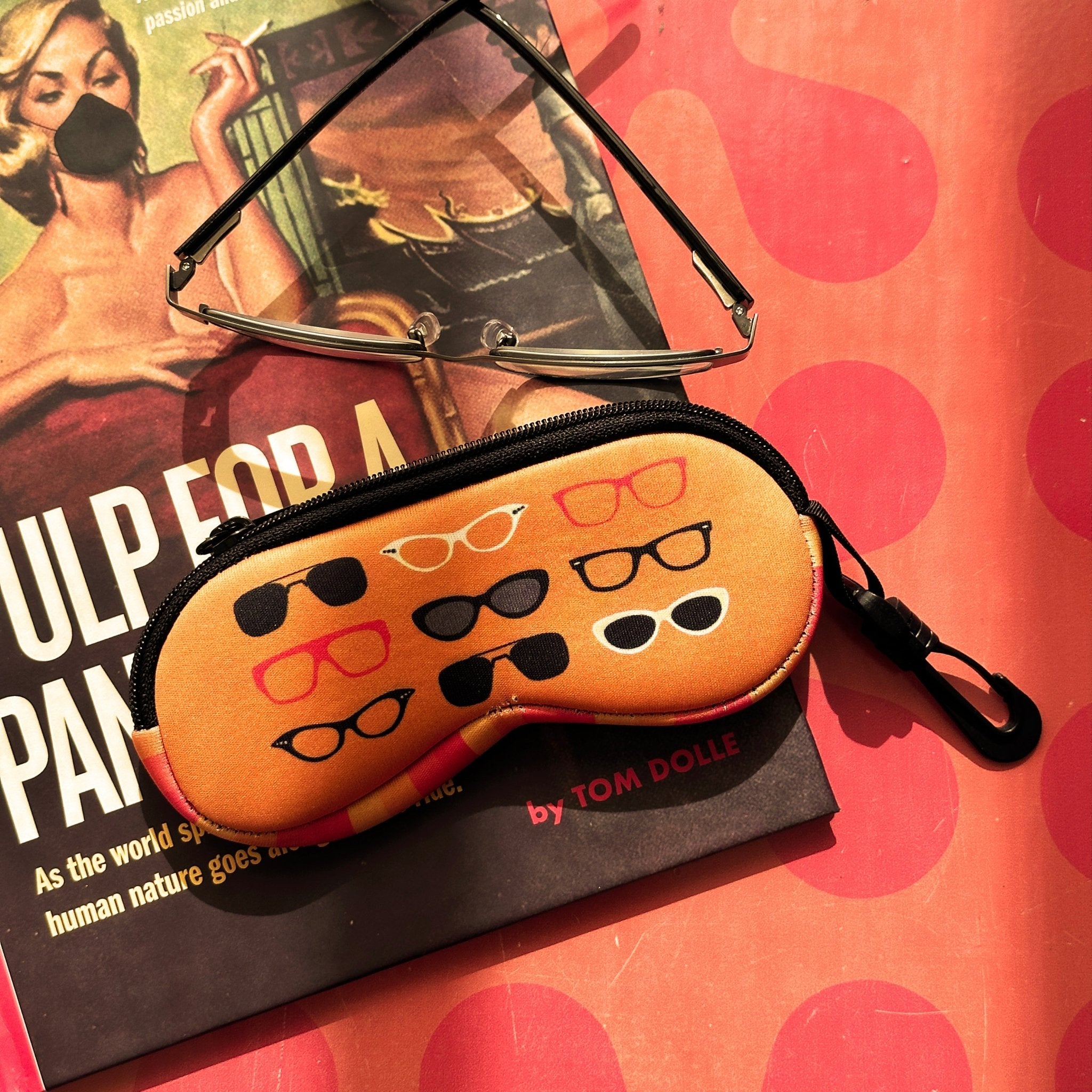 Frames - Vintage Eyeglasses Design Neoprene Glasses Case - Destination PSP